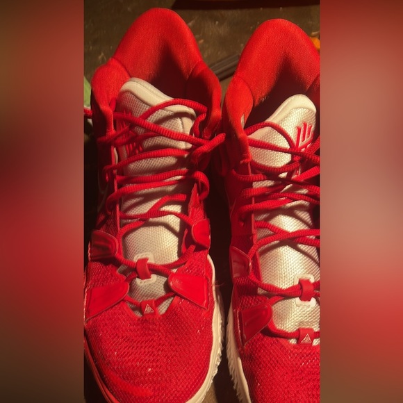 Kyrie Nikes size 12 - Picture 4 of 4